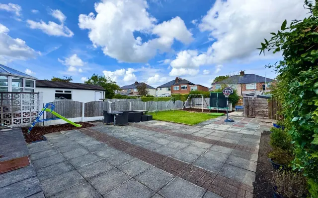 Photo 2 — Kiln Lane, St Helens