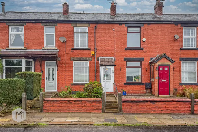 Bolton Road, Hawkshaw, Bury, BL8 4JN, photo 1