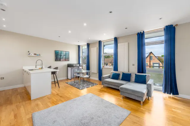 Furlong Road, Bourne End, SL8, photo 2