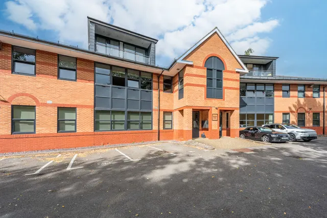 Furlong Road, Bourne End, SL8, photo 1