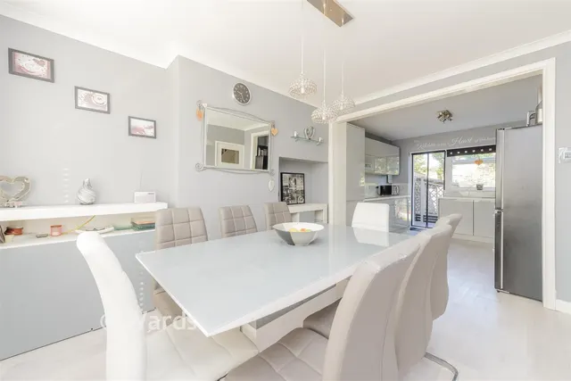 Coniston Close, Erith, DA8, photo 2