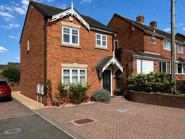 Off Conway Road, Cannock, WS11, photo 1