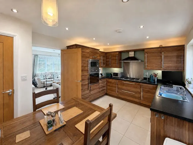 Off Conway Road, Cannock, WS11, photo 2