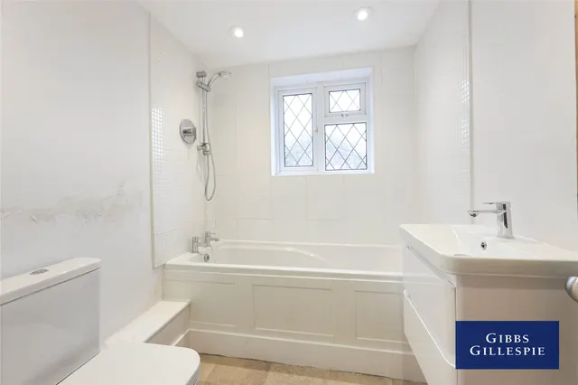 Park Road, Farnham Royal, SL2, photo 3
