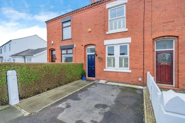 Photo 2 — Wigshaw Lane, Culcheth, Warrington, Warrington, WA3 4LX