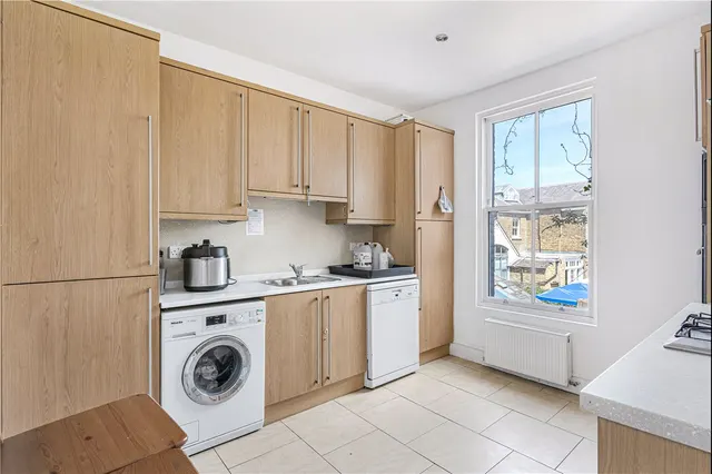 Disraeli Road, London, SW15, photo 3