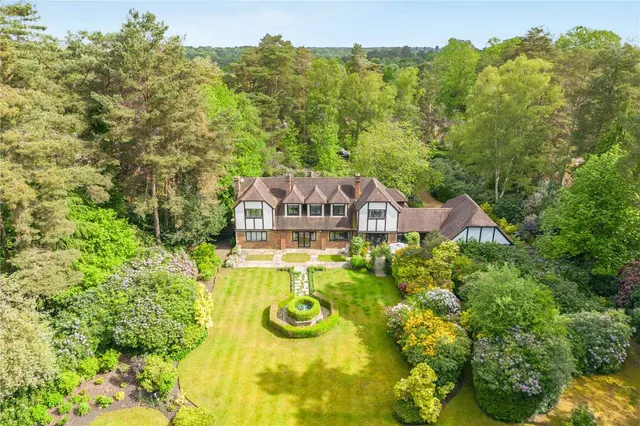 Llanvair Drive, Ascot, Berkshire, SL5 9LN, photo 1