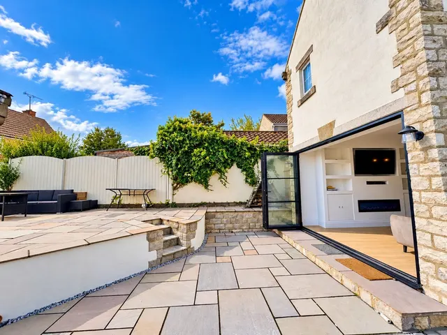 Lyndon Close, LS23, photo 3