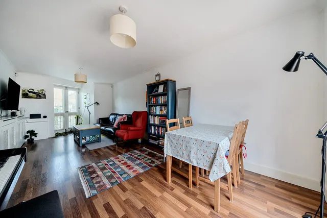 Photo 3 — Callisons Place, SE10