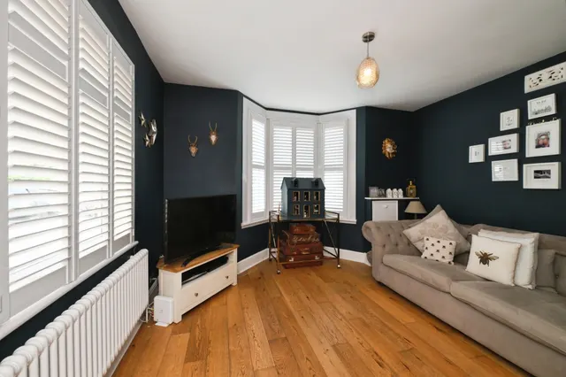 Photo 3 — Whitley Road, Hoddesdon