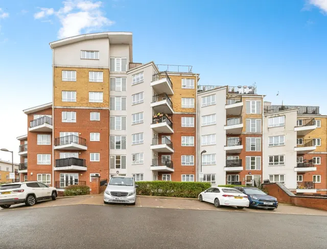 The Gateway, Watford, WD18, photo 1
