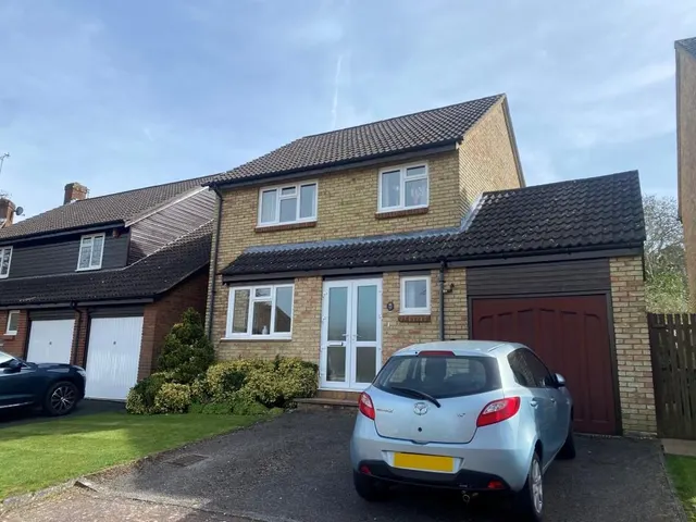 Ten Acres, Fetcham, KT22, photo 1