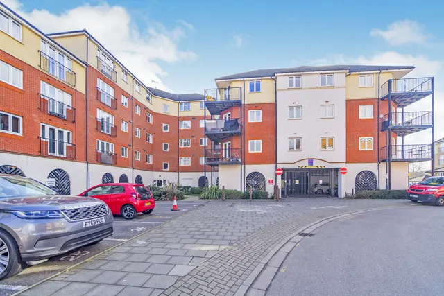 Pettacre Close, London, SE28, photo 1