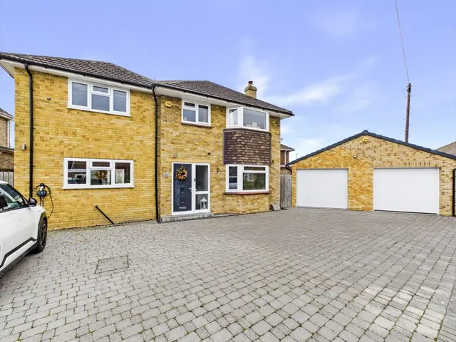 Farrant Avenue, Churchdown, GL3, photo 1