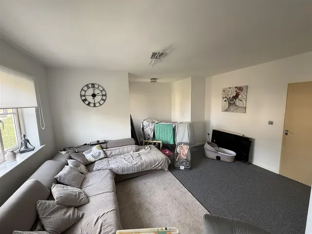 Caroline Court, Burton-On-Trent, DE14, photo 2