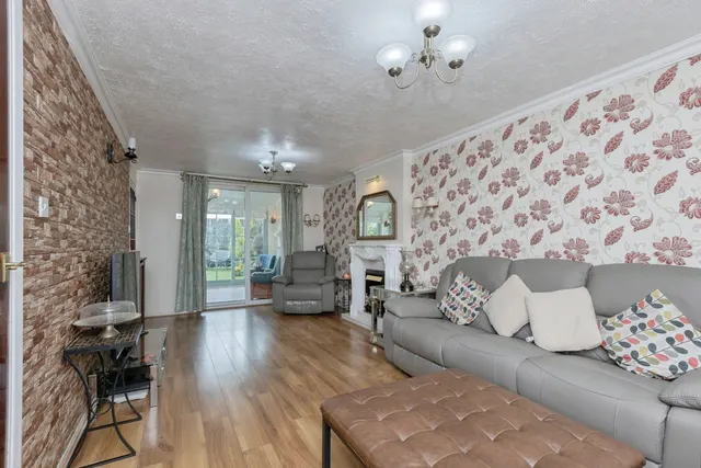 Holkham Avenue, Leicester, LE4, photo 3