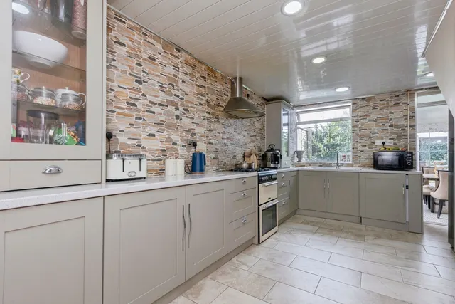 Holkham Avenue, Leicester, LE4, photo 1