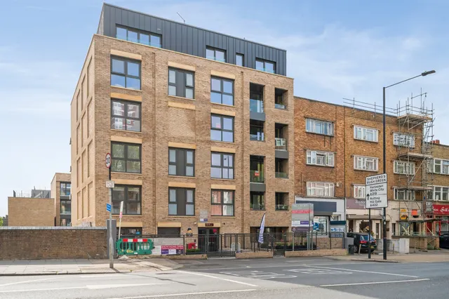 Shepherds Bush Road, London, W6, photo 2