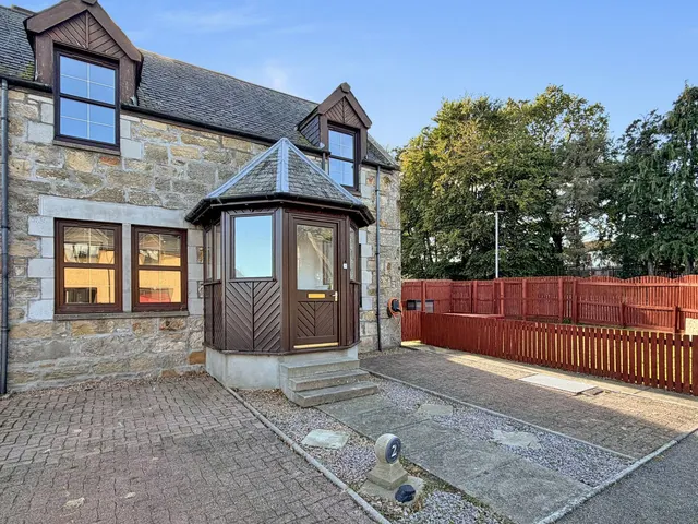 Springfield Gardens, Elgin, photo 1