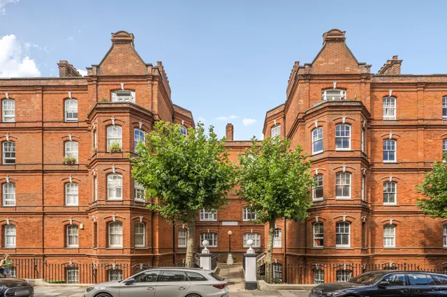 13 Livingstone Mansions, Queens Club Gardens, London, photo 1