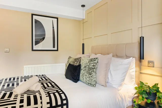 Photo 2 — Room 1, Bennett Street NG10 4RA