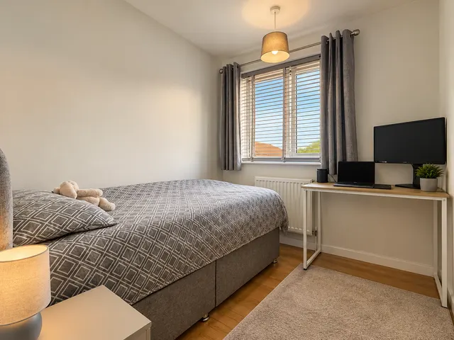 Sellers Grange, Orton Goldhay, PE2, photo 3