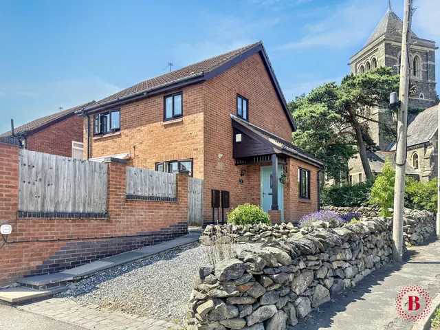 Dennis Street, Hugglescote, Coalville - Leicestershire, LE67, photo 1