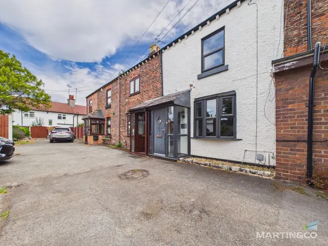 Garfield Terrace, Upton, Wirral, photo 1