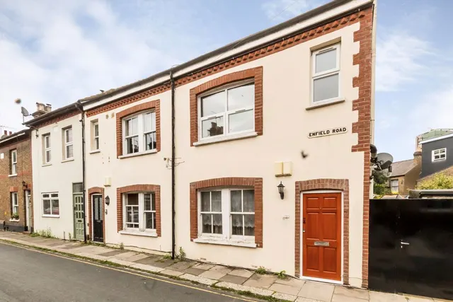 Enfield Road, TW8, photo 1