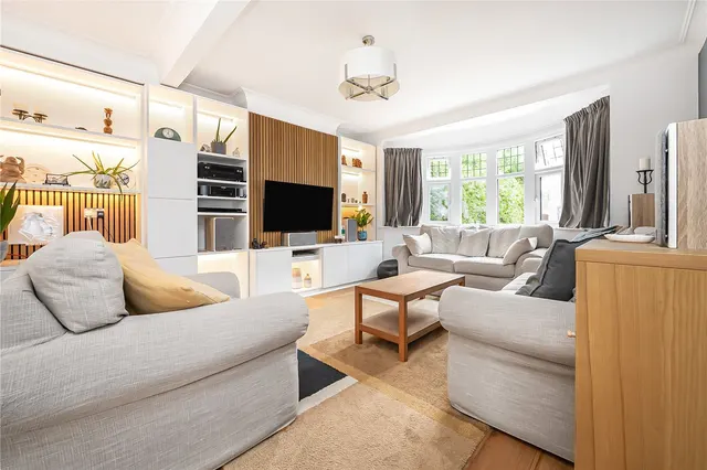 St. Vincent Road, Twickenham, TW2, photo 2