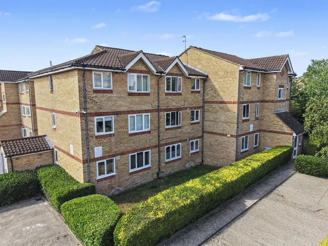 Waddington Close, Enfield, EN1, photo 1