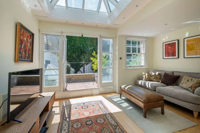 Photo 2 — Montpelier Place, London, SW7 1HJ