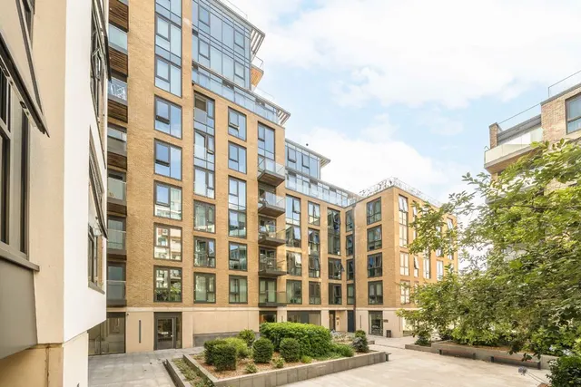 Juniper Drive, SW18, photo 1