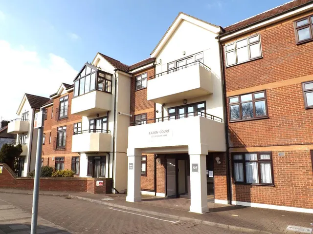 Eaton Court, 126 Edgware Way HA8, photo 1