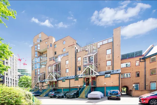 Asher Way, London, E1W, photo 2
