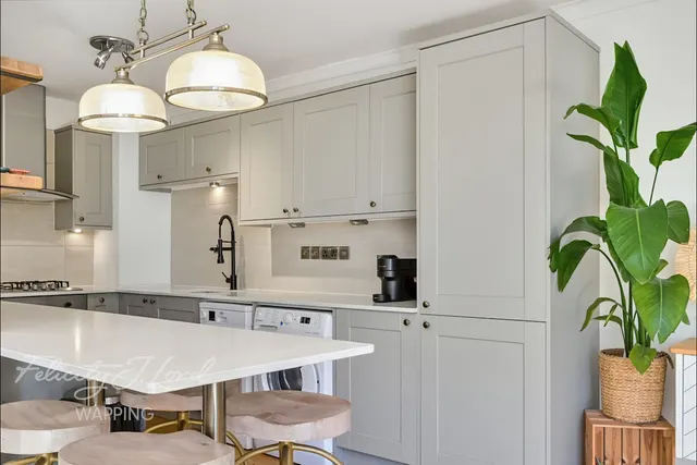 Asher Way, London, E1W, photo 3