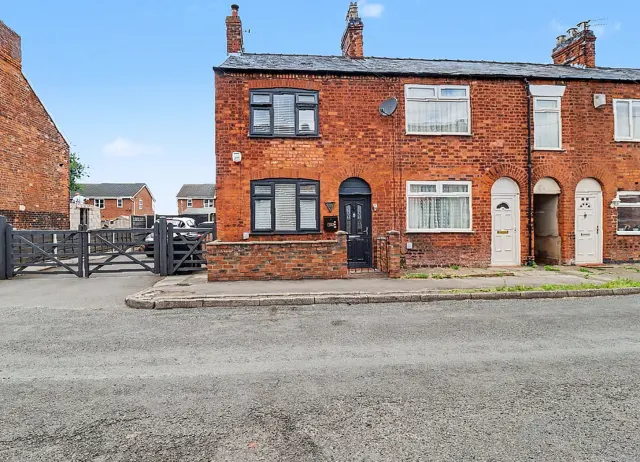 Dierden Street, Winsford, photo 1