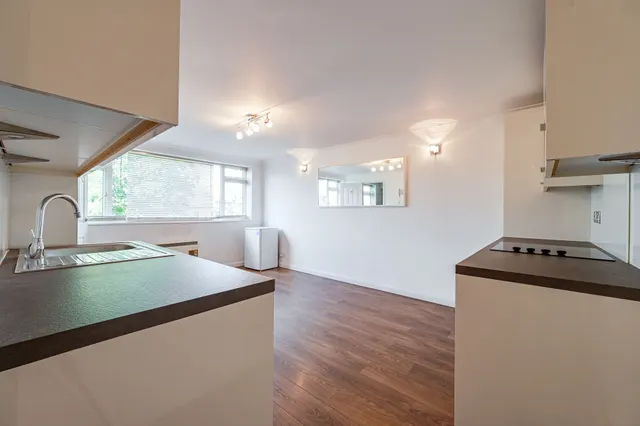 Photo 2 — Flat 12, Belgrave Court, Blackheath