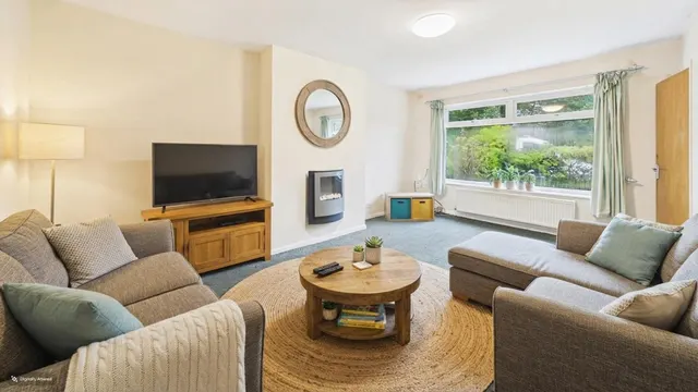 Lyndon Close, Tottington, BL8, photo 3