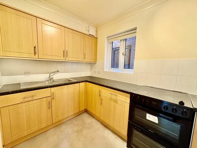 Perrymount Road, Haywards Heath, RH16, photo 2