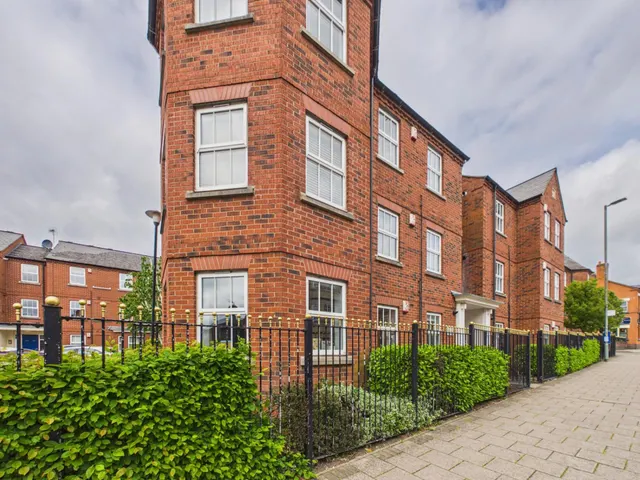 Photo 2 — Upper Bond Street, Hinckley, LE10