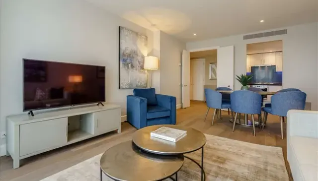 Two Bedroom To let in Westferry Circus