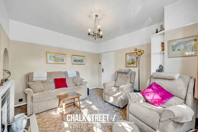 Photo 3 — Tyne Close, Upminster, RM14 1QB