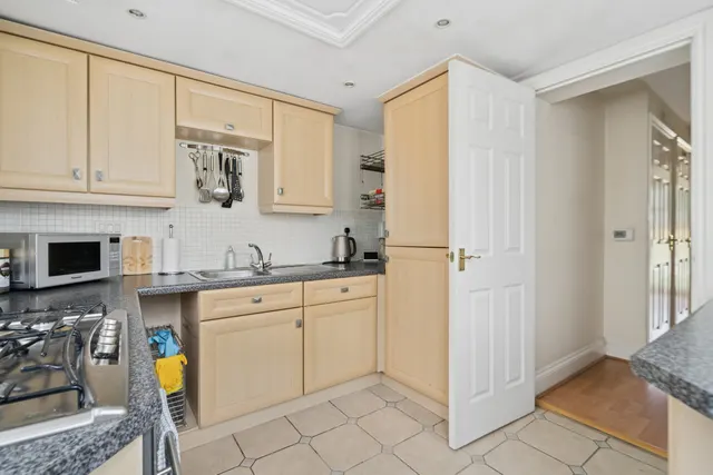 Photo 3 — The Moorings Aldenham Road, Bushey, Bushey, WD23 2NR