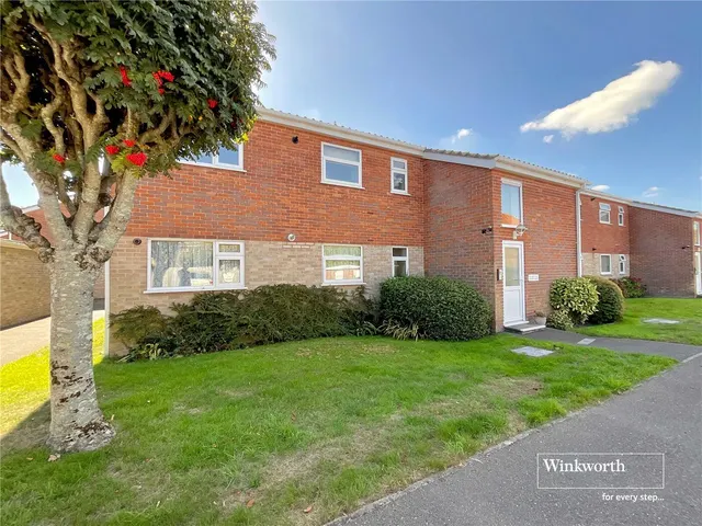 Waterford Road, Highcliffe, BH23, photo 1