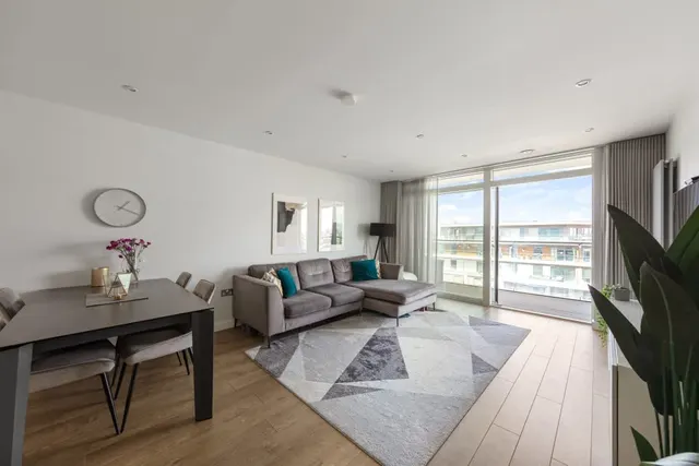 Harrison Walk, London, SE10, photo 1