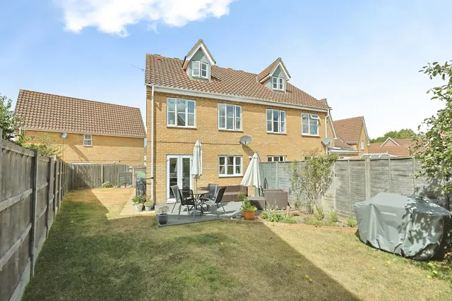 Papillon Road, Wymondham, Norfolk, NR18, photo 1