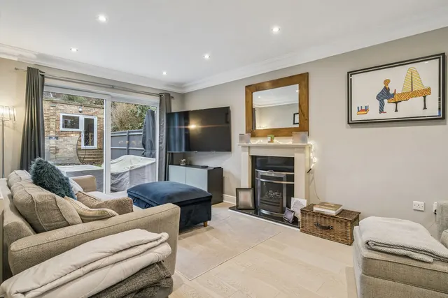 Photo 2 — Woodland Way, Marlow SL7 3LD