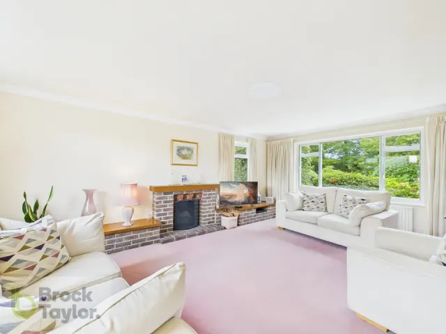 Rose Cottage Lane, Staplefield, photo 1
