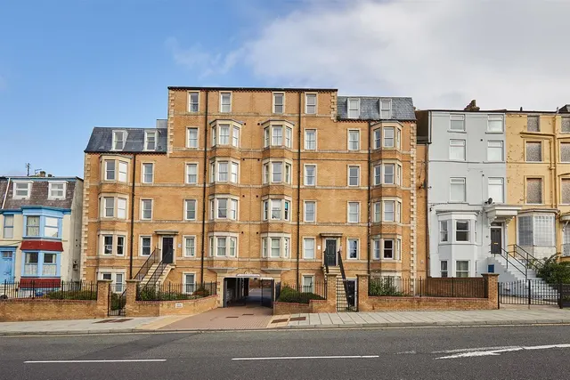 North Marine Road, Scarborough YO12 7HU, photo 1